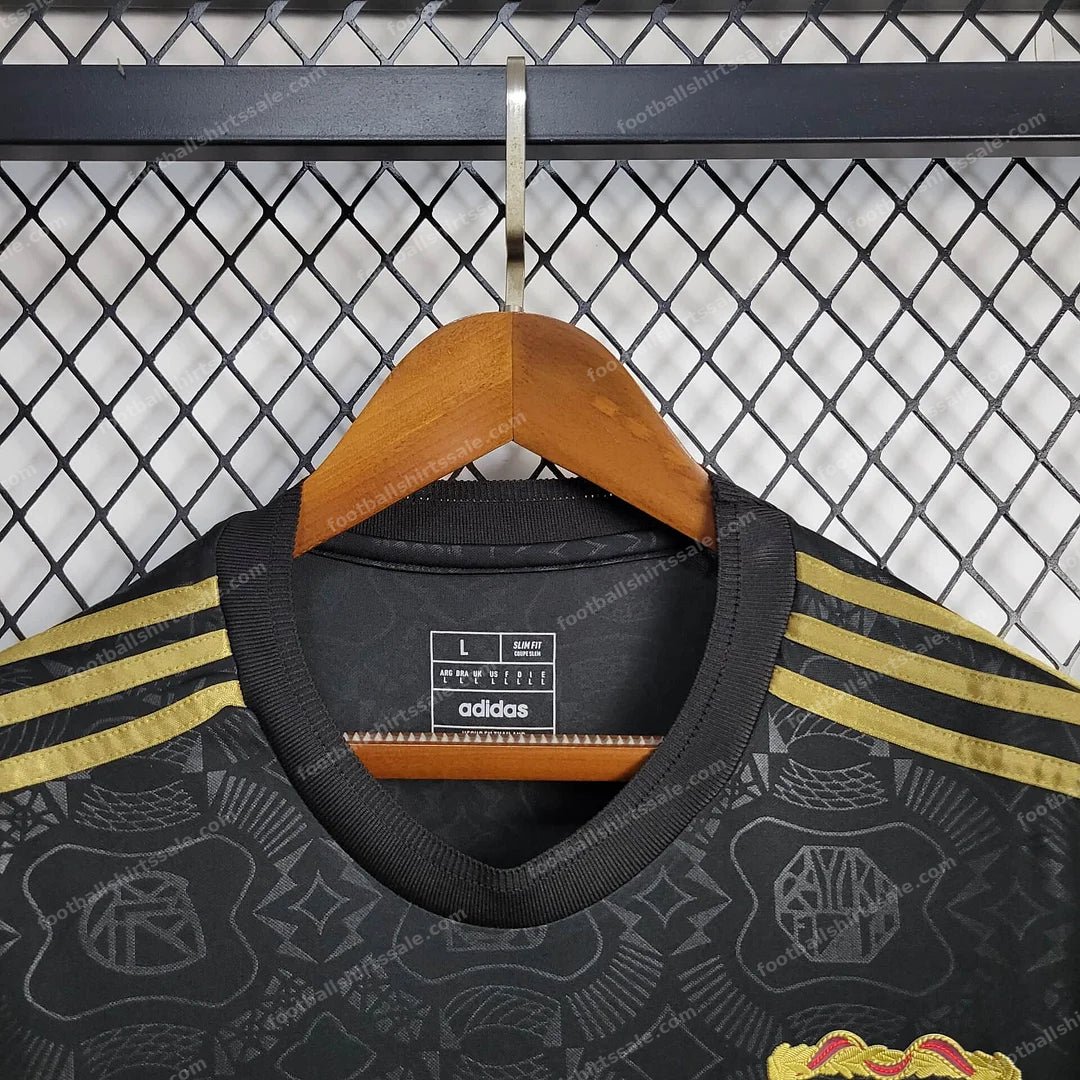 2025/2026 Bayern Munich 125th Anniversary Black Edition Football Shirt - Detail 8