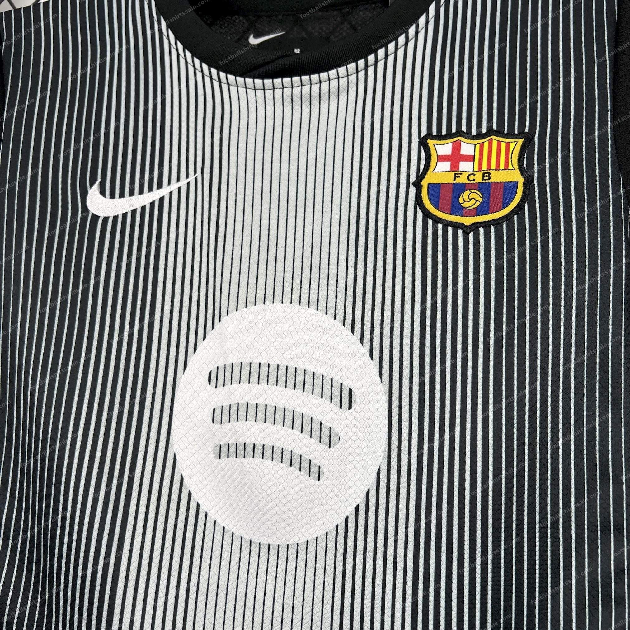 2025/2026 Kids Size Barcelona Black Goalkeeper Football Kit - Detail 3