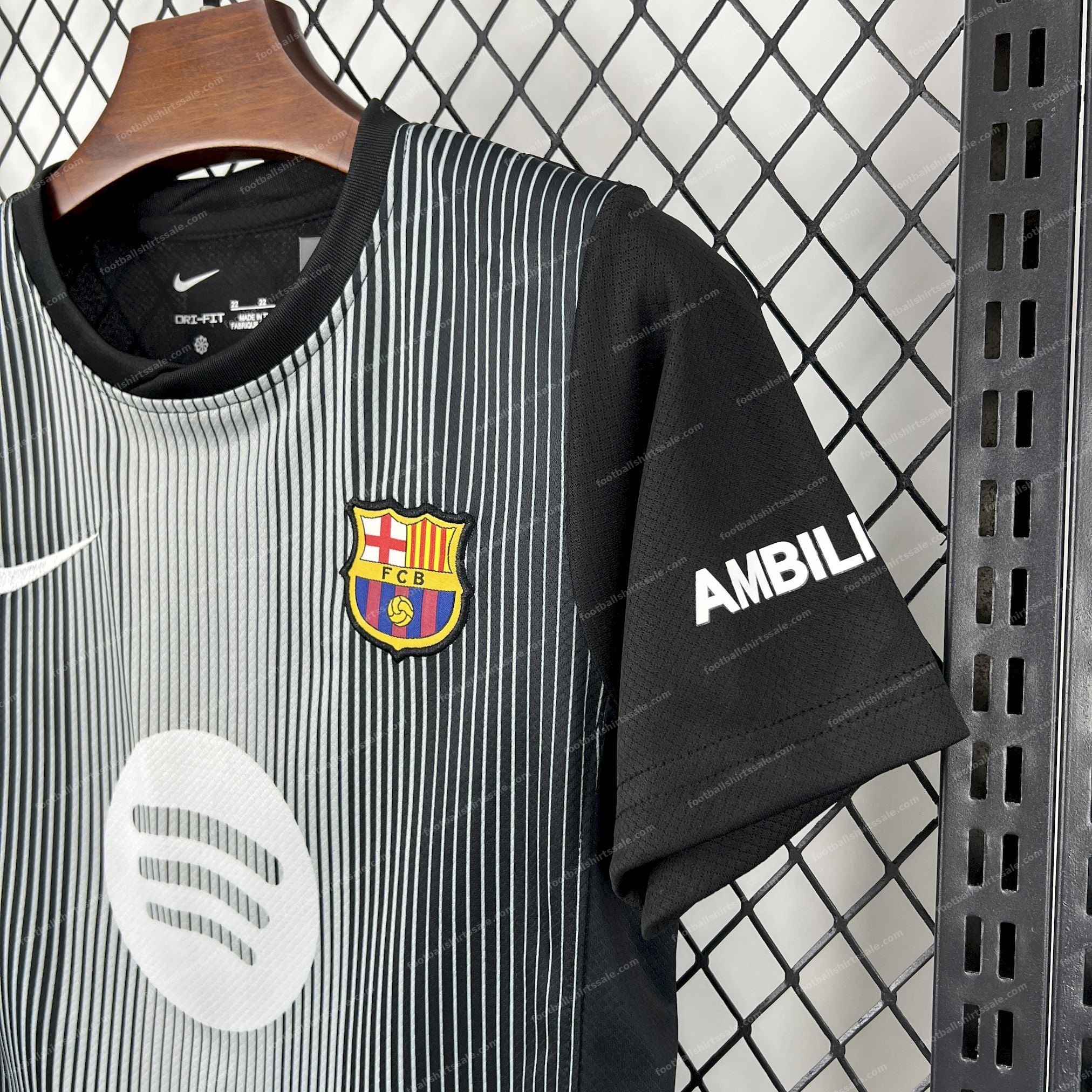 2025/2026 Kids Size Barcelona Black Goalkeeper Football Kit - Detail 7