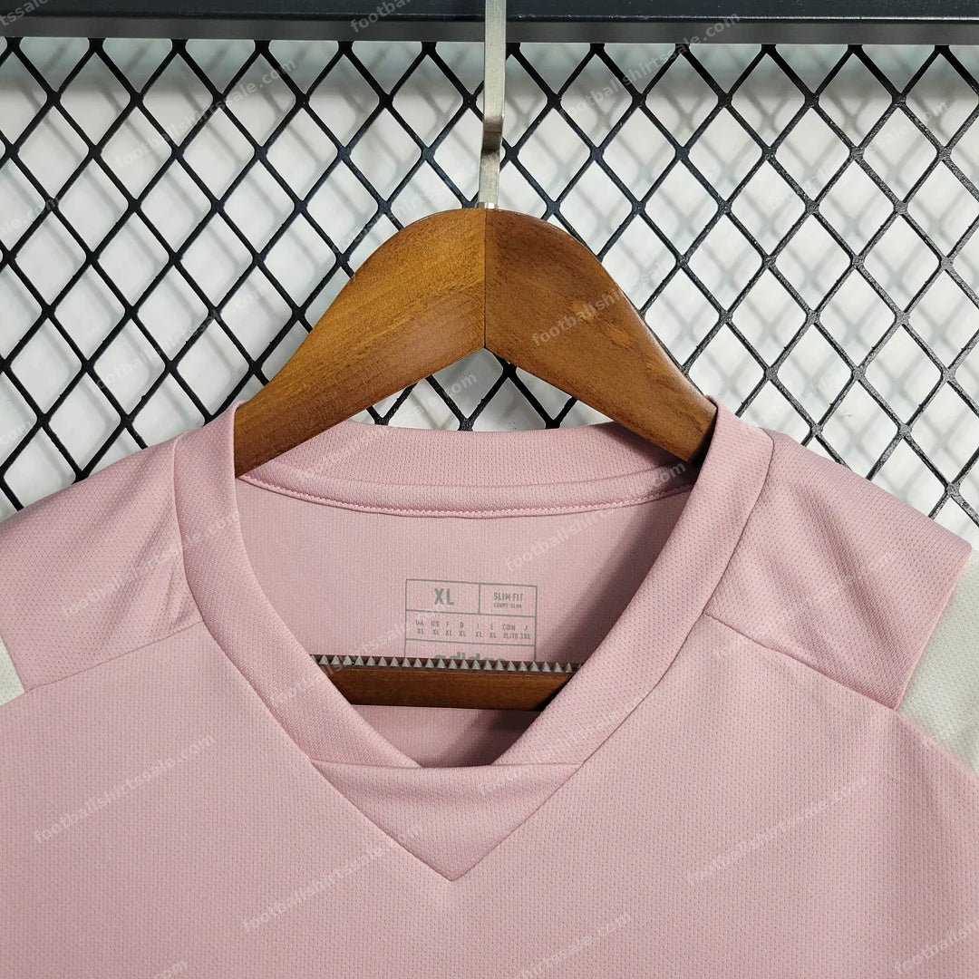 2023/2024 Lyon Training Wear Pink Football Shirt - Detail 4
