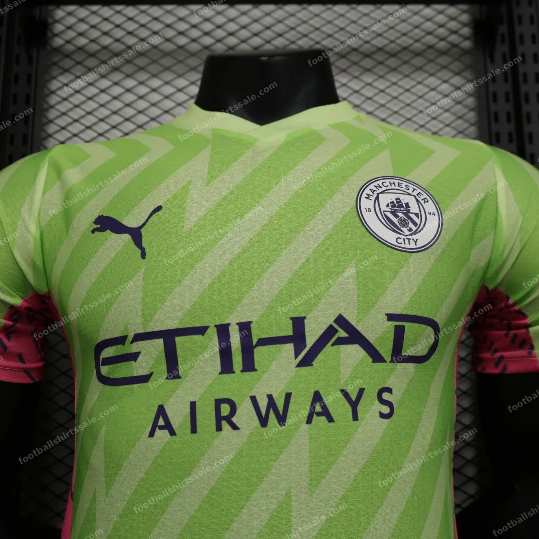 2023/2024 Manchester United Goalkeeper jersey 1:1 Thai Quality – Player Version - Detail 2