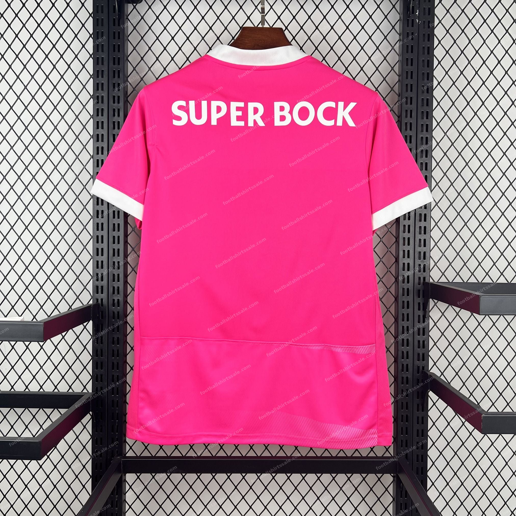 2026/2027 Sporting Lisbon Pink Edition Football Shirt - Detail 1