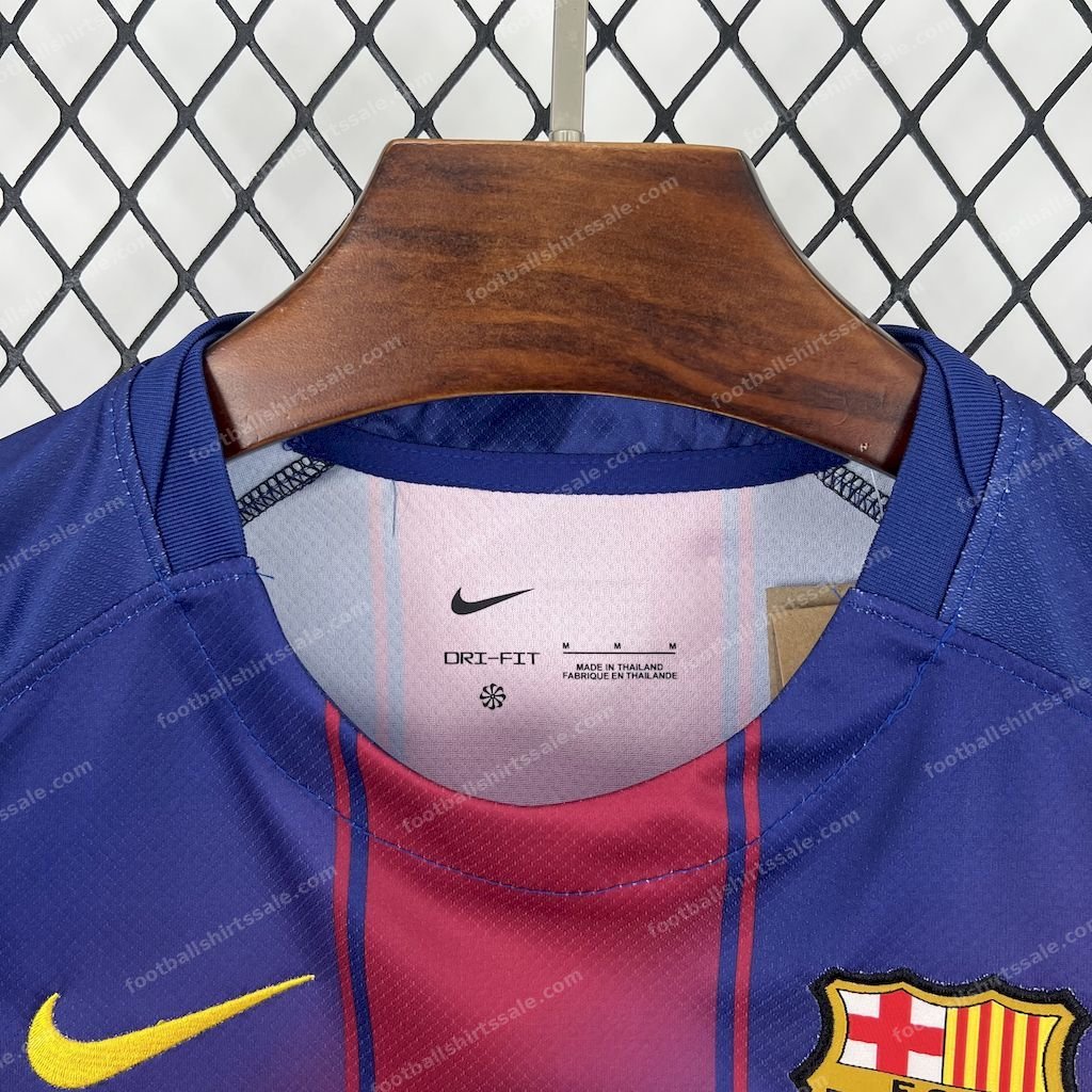 Womens 2025/2026 Barcelona Home Football Shirt - Detail 2