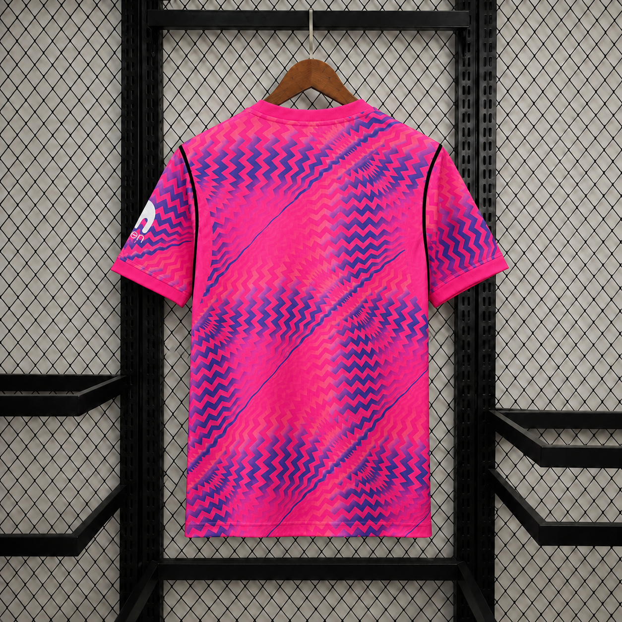 2026/2027 Tottenham Hotspur Goalkeeper Pink Football Shirt - Image 2