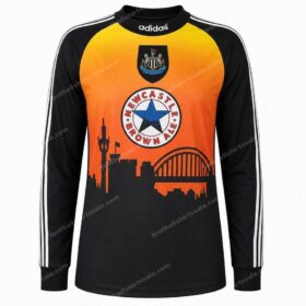 Newcastle United Retro Goalkeeper Football Shirt 96/97