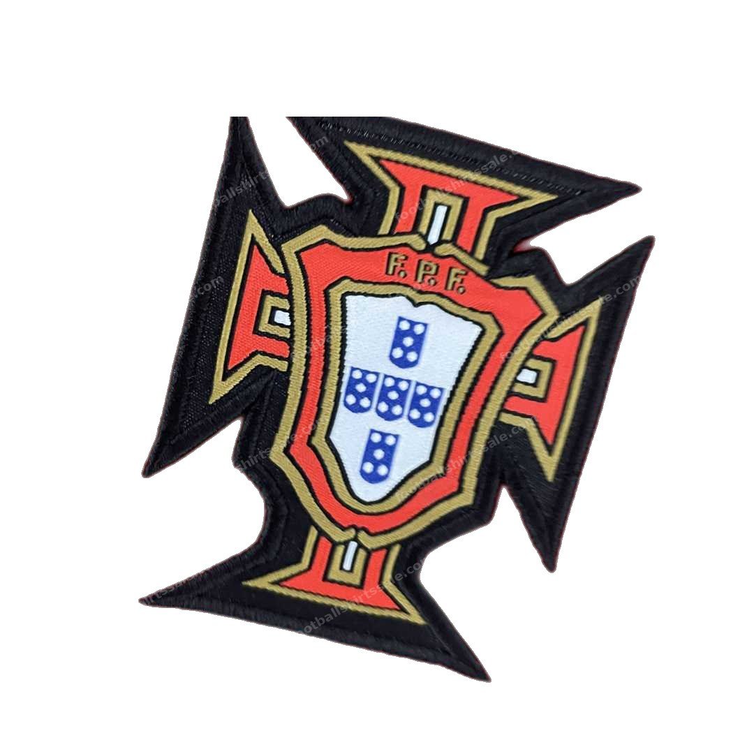 Portugal Retro Home Football Shirt 2006 - Image 4